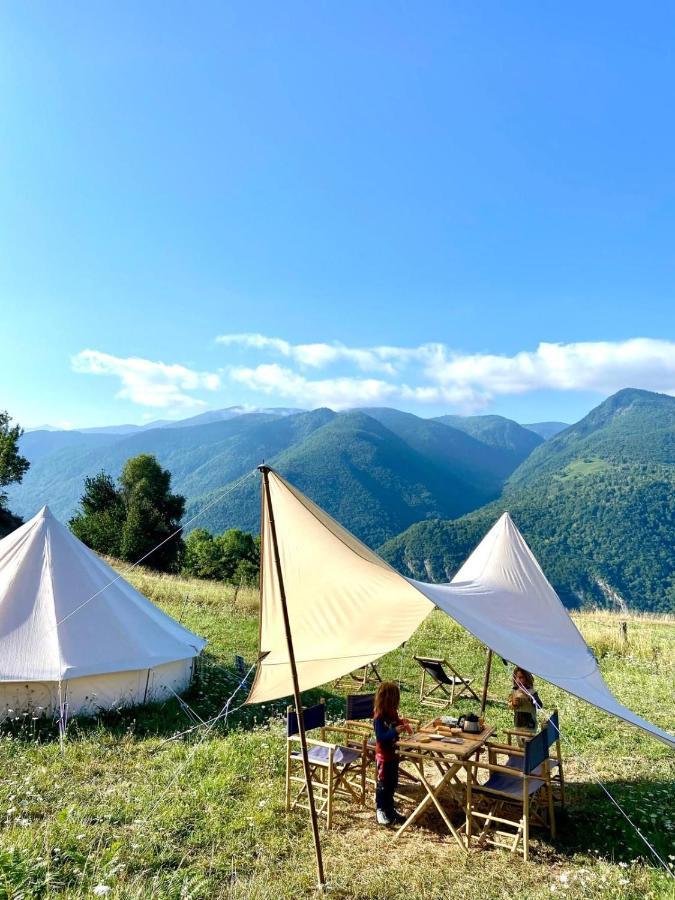 Hotel Lodg'Ing Secret Camp Ariege Lordat Exterior foto